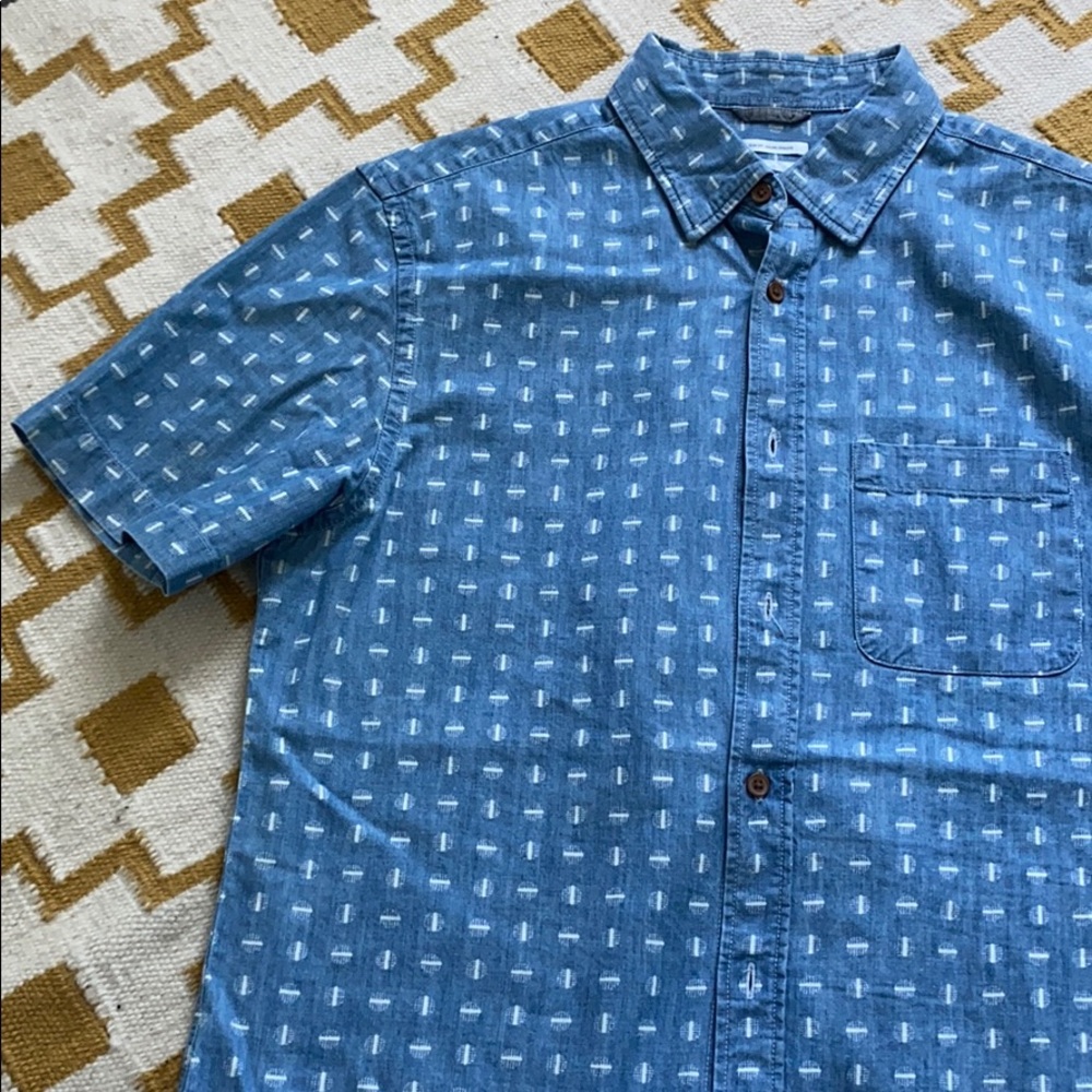 Shirt sleeve patterned button down